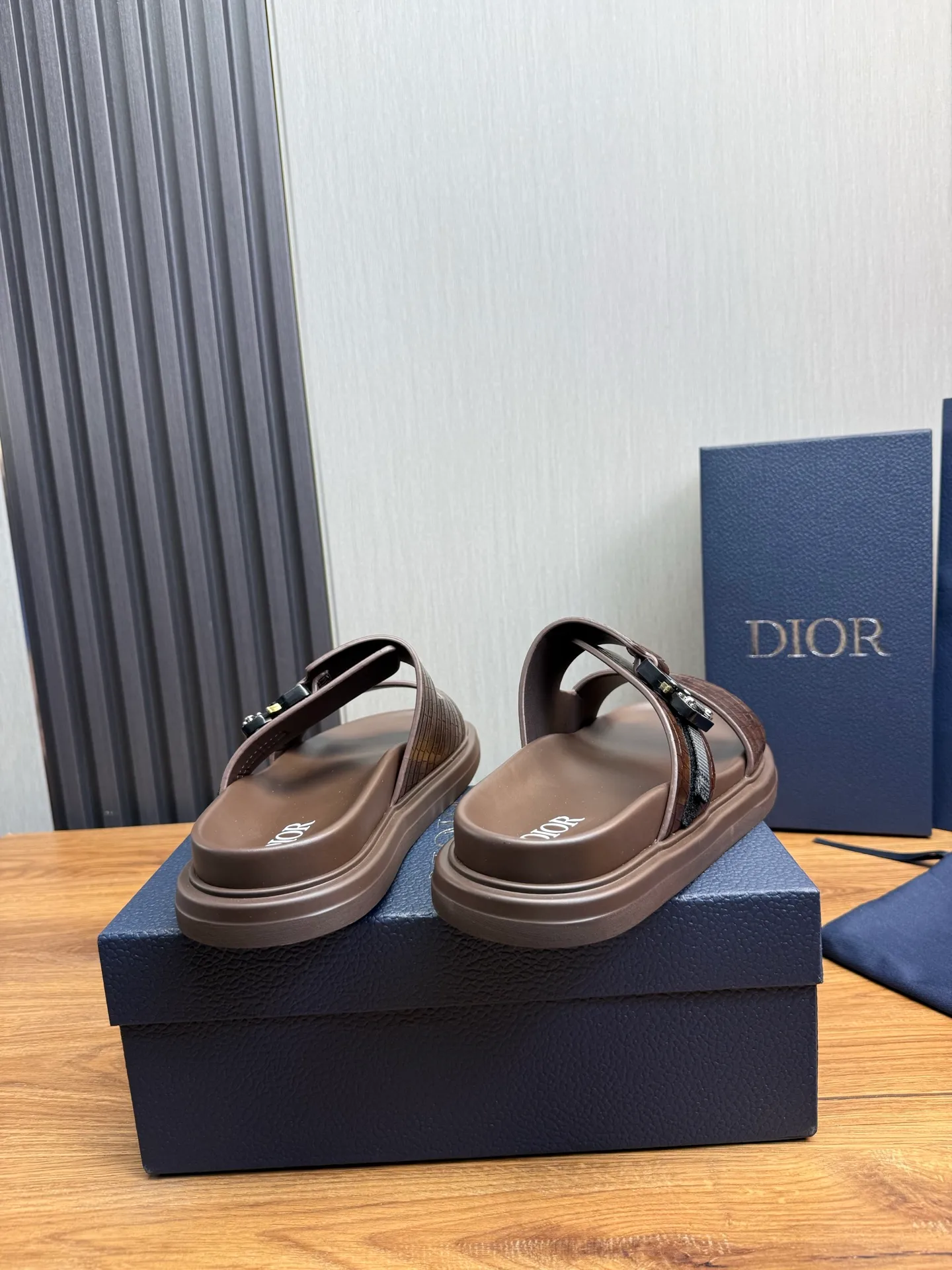 Men's shoes 300💰 Dior. Men's slippers🩴 Official website 1:1 production 38-45 size 45 46 🉑️Customized original material shipped✅